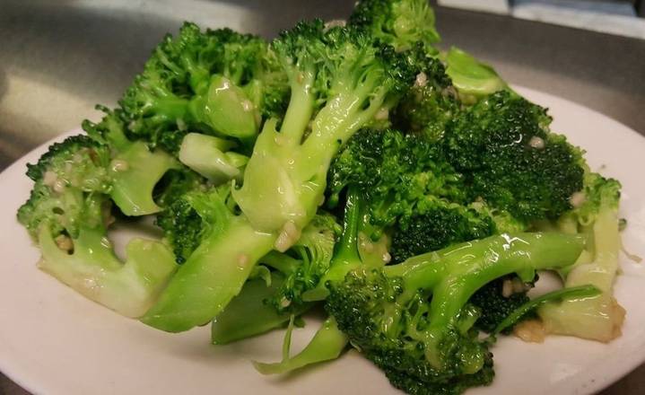 V2. Sautéed Broccoli 清炒百加利